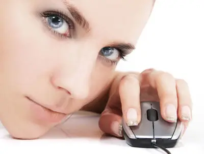 Trabalhar ao computador com Lentes de Contacto: cuidados